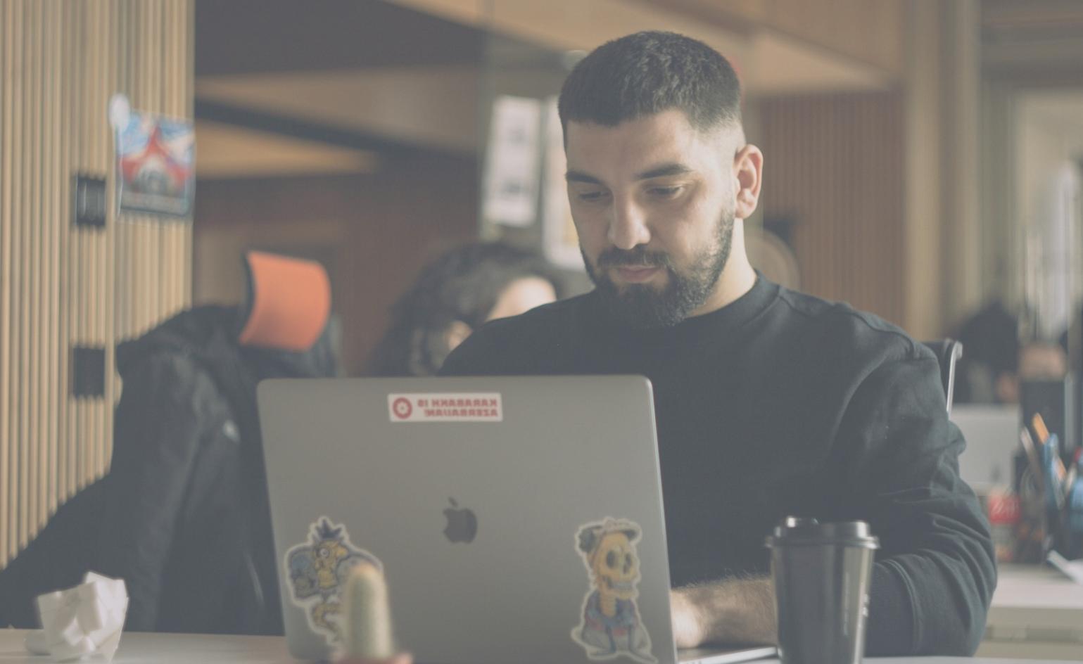 Примеры использования инвестиционных индикаторов в реальных торговых сценариях